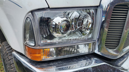 Projector Headlight – 1999–2004 Ford F250 / F350 Super Duty - Heritage Performance